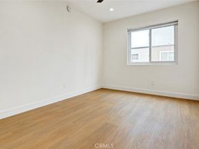 21901 Lassen Street 121, Chatsworth CA 91311