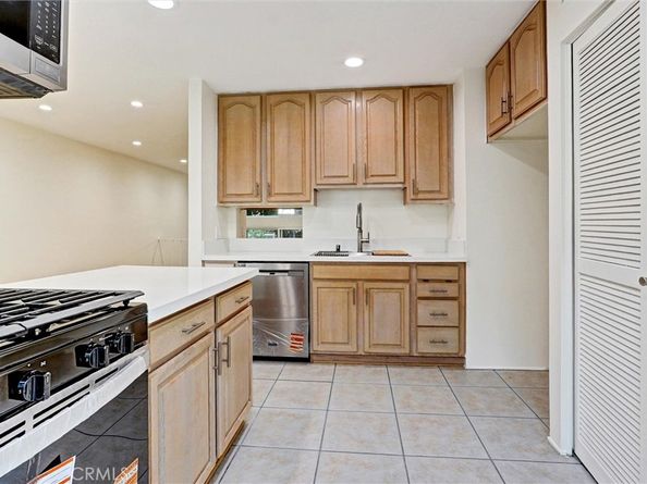 21901 Lassen Street 121, Chatsworth CA 91311