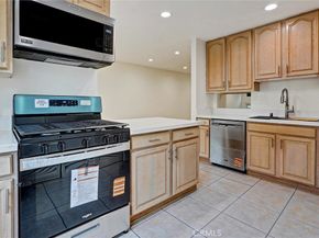 21901 Lassen Street 121, Chatsworth CA 91311