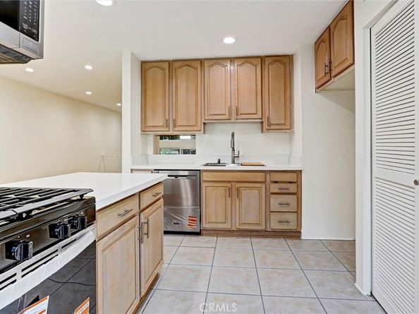 21901 Lassen Street 121, Chatsworth CA 91311