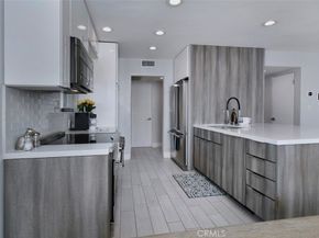 13543 Moorpark Street 15, Sherman Oaks CA 91423