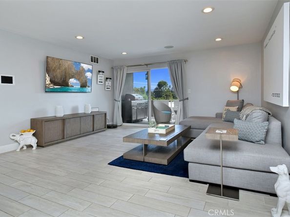 13543 Moorpark Street 15, Sherman Oaks CA 91423