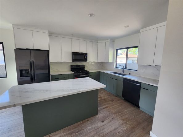 9033 Lindley Avenue, Northridge CA 91325