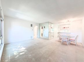 6041 Fountain Park Lane 11, Woodland Hills CA 91367