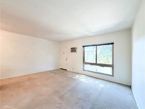 6041 Fountain Park Lane 11, Woodland Hills CA 91367