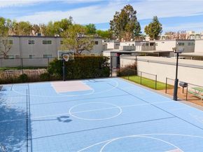 6041 Fountain Park Lane 11, Woodland Hills CA 91367