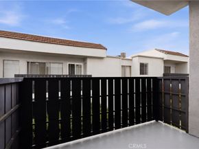 18645 Hatteras Street 289, Tarzana CA 91356