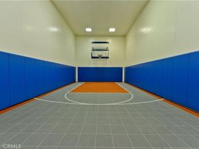 5500 Owensmouth Avenue 311, Woodland Hills CA 91367