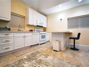 6508 Moorcroft Avenue, Woodland Hills CA 91303