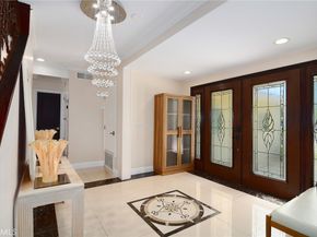 6508 Moorcroft Avenue, Woodland Hills CA 91303