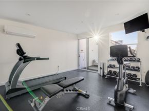 939 S Broadway #1001, Los Angeles CA 90015