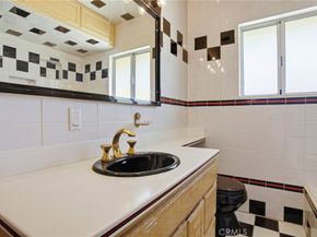 8525 Mcconnell, Los Angeles CA 90045
