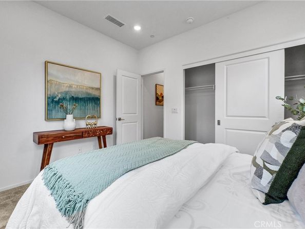 5584 Kate Way 10, Fontana CA 92336