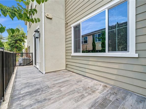 5584 Kate Way 10, Fontana CA 92336