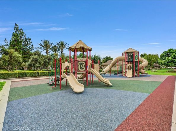 5584 Kate Way 10, Fontana CA 92336