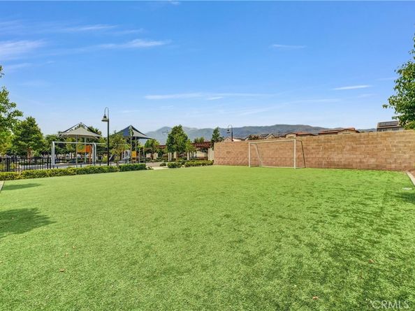 5584 Kate Way 10, Fontana CA 92336