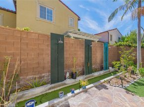 22 Arborside, Irvine CA 92603