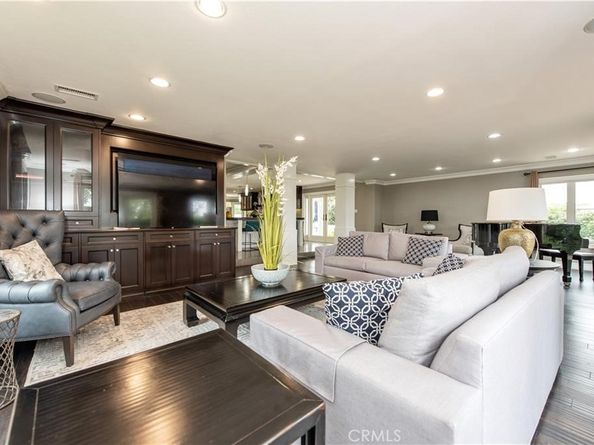 111 Hillcrest, Irvine CA 92603