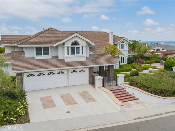 111 Hillcrest, Irvine CA 92603