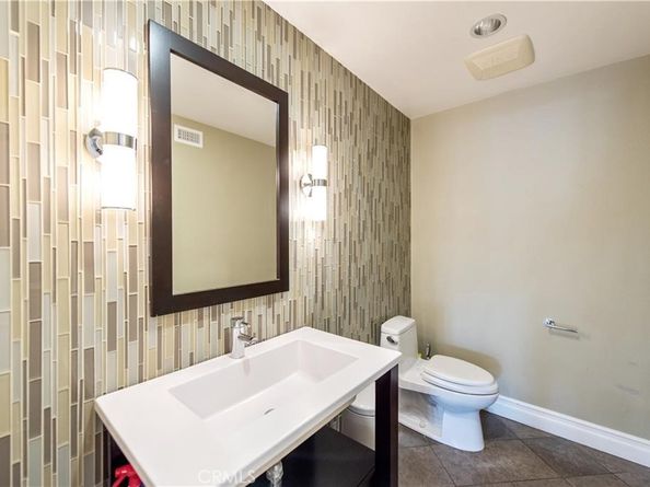 111 Hillcrest, Irvine CA 92603