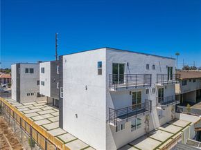 6830 Hazeltine Avenue, Van Nuys CA 91405