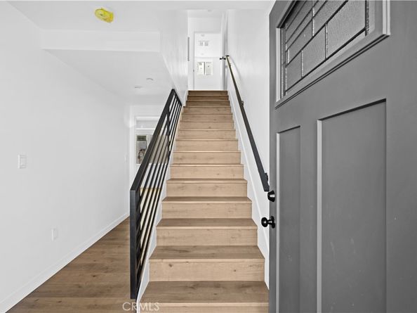 6830 Hazeltine Avenue, Van Nuys CA 91405