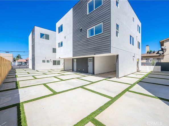 6830 Hazeltine Avenue, Van Nuys CA 91405