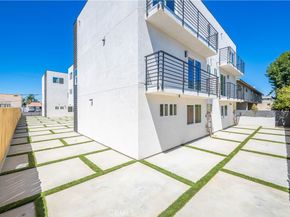 6830 Hazeltine Avenue, Van Nuys CA 91405