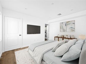 6830 Hazeltine Avenue, Van Nuys CA 91405