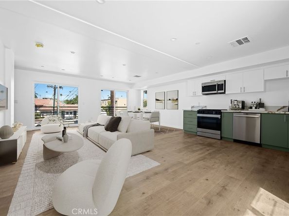 6830 Hazeltine Avenue, Van Nuys CA 91405