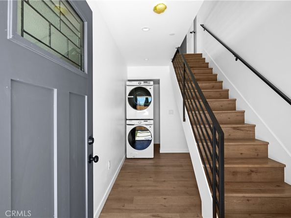 6830 Hazeltine Avenue, Van Nuys CA 91405