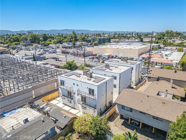 6830 Hazeltine Avenue, Van Nuys CA 91405