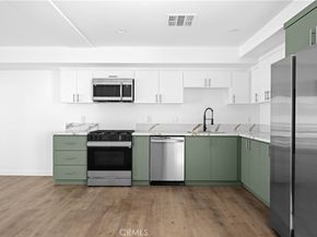 6830 Hazeltine Avenue, Van Nuys CA 91405