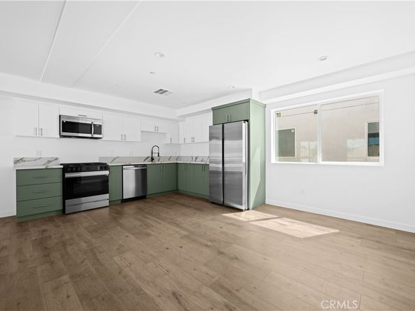 6830 Hazeltine Avenue, Van Nuys CA 91405