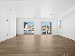 6830 Hazeltine Avenue, Van Nuys CA 91405