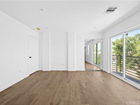 6830 Hazeltine Avenue, Van Nuys CA 91405