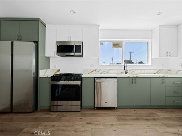 6830 Hazeltine Avenue, Van Nuys CA 91405