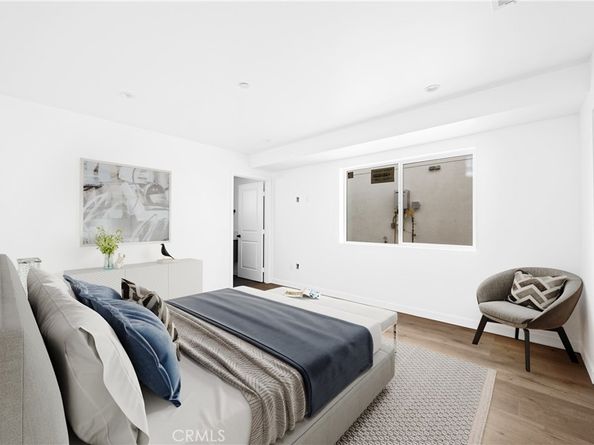 6830 Hazeltine Avenue, Van Nuys CA 91405