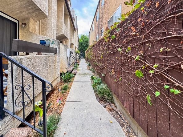 543 W Stocker, Glendale CA 91202