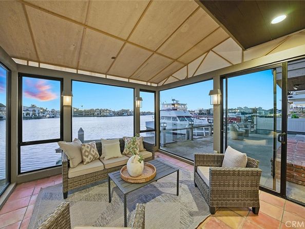16611 Carousel Lane, Huntington Beach CA 92649