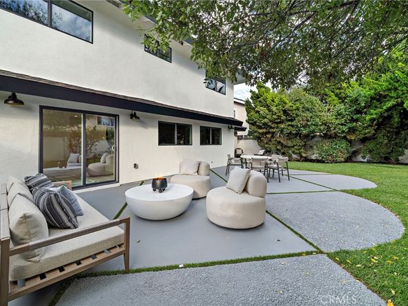 5262 Glenroy Dr, Huntington Beach CA 92649
