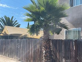 689 E 115th Street, Los Angeles CA 90059
