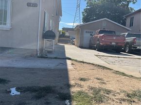 689 E 115th Street, Los Angeles CA 90059