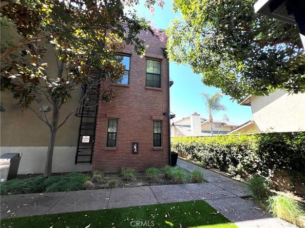 561 W Maple Avenue, Orange CA 92868