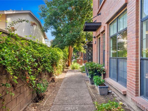 561 W Maple Avenue, Orange CA 92868