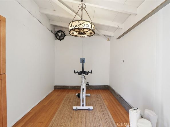 3012 Roxanne Avenue, Long Beach CA 90808