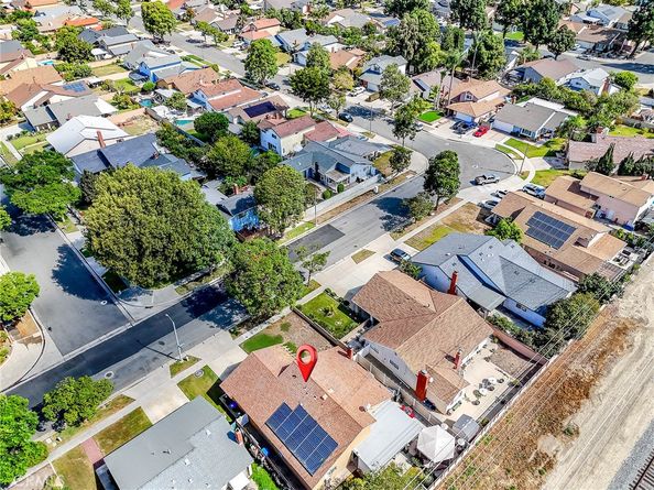 2318 W Moore Ave, Santa Ana CA 92704