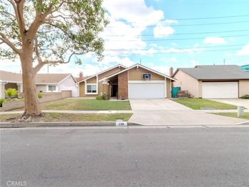 2318 W Moore Ave