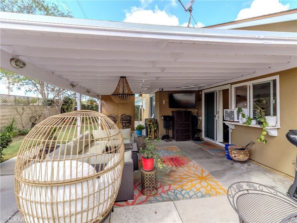 2318 W Moore Ave, Santa Ana CA 92704