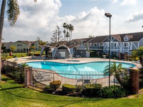 3342 Bradbury Road Unit 9, Los Alamitos CA 90720